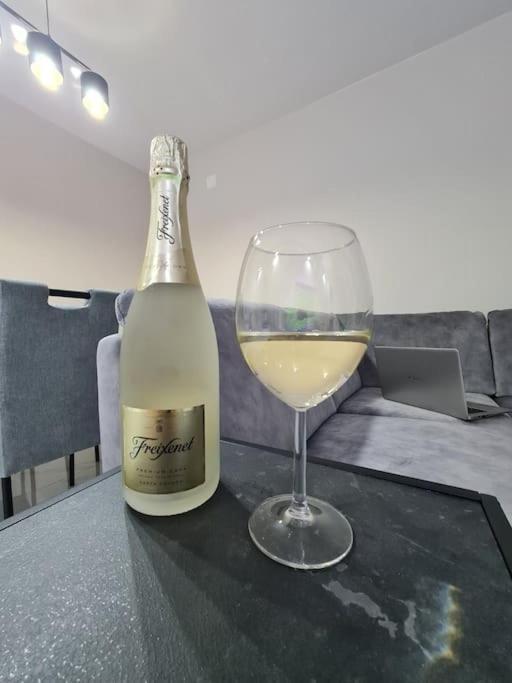 Mias Luxury Apartment Рийека Екстериор снимка