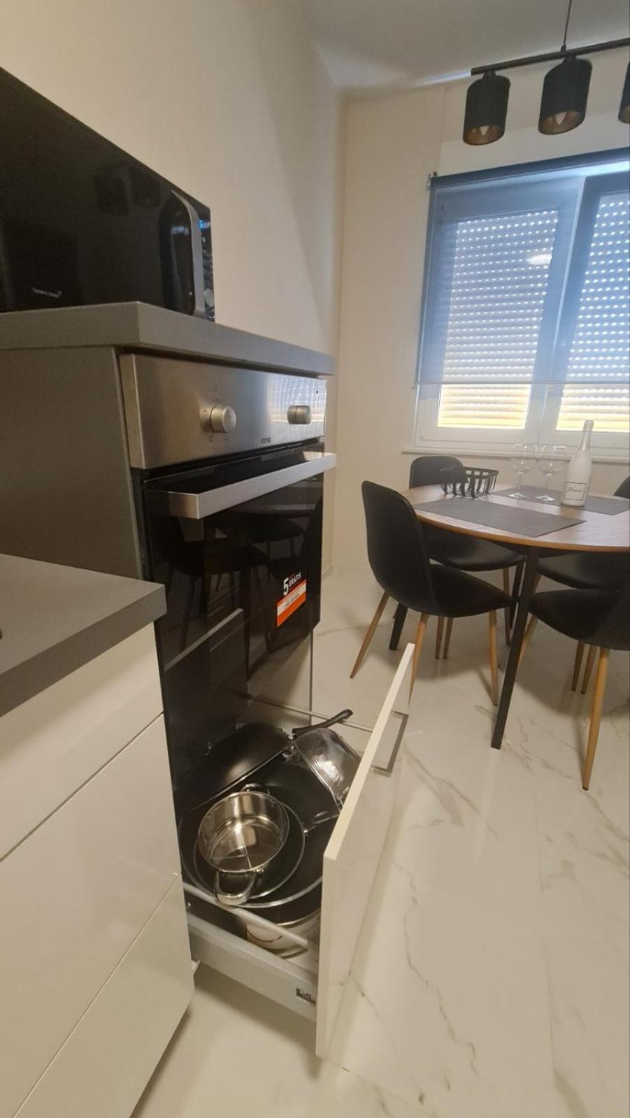 Mias Luxury Apartment Рийека Екстериор снимка