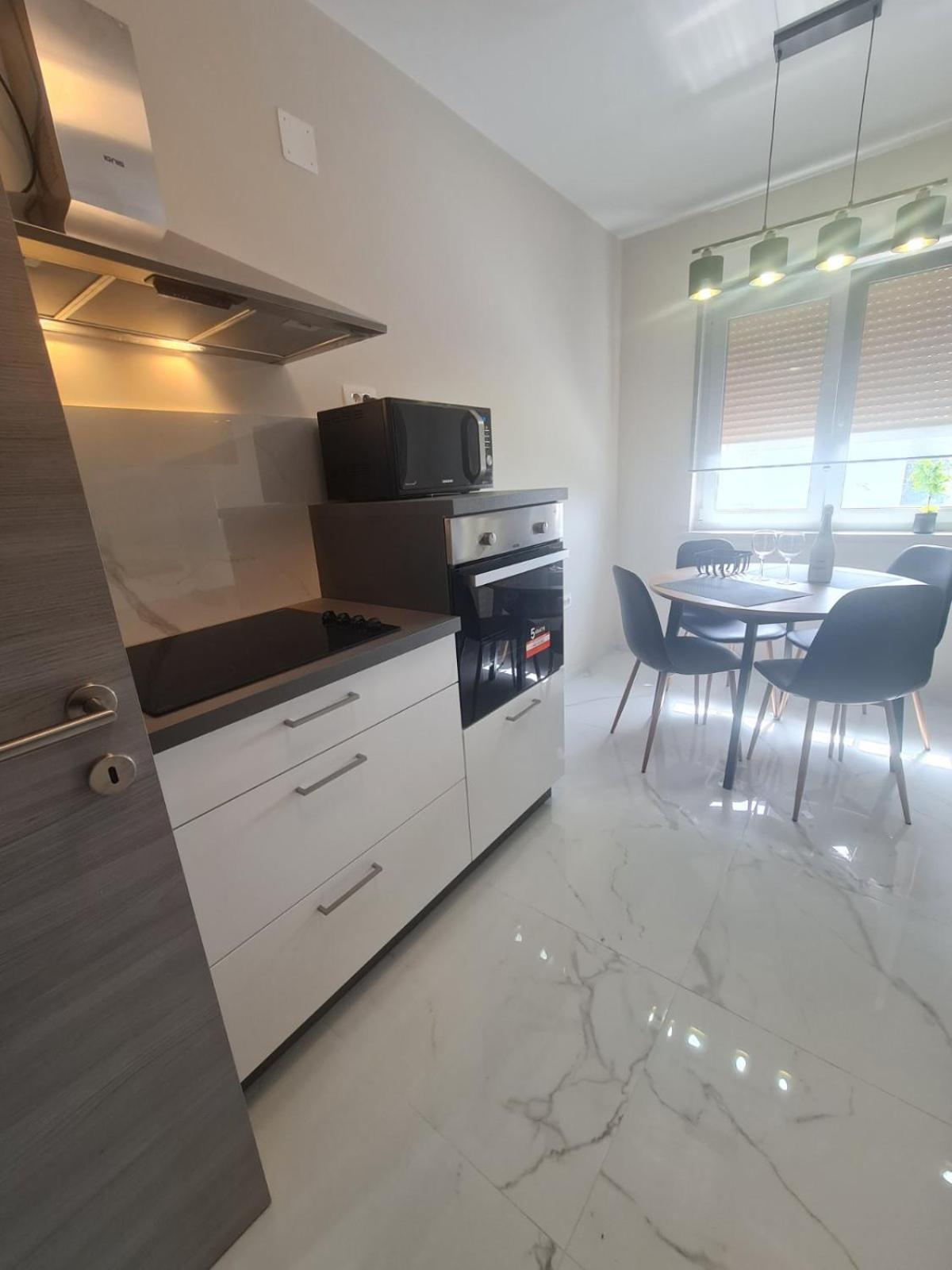 Mias Luxury Apartment Рийека Екстериор снимка